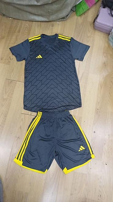 İdman dəstləri: Məhsul: Futbol formasetləri (köynək + şort) Her cur olcusu — 5