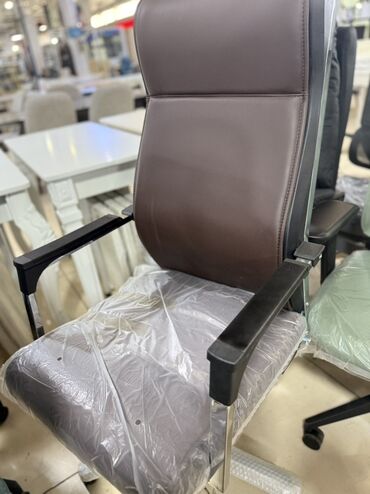 офисные мебели: Офис креслолор, Дөңгөлөксүз, түсү - Күрөң, Экокожа