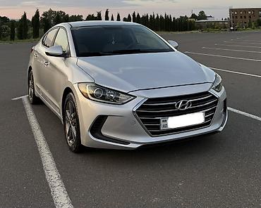 Səliqəli və baxımlı Hyundai Elantra 2017-ci il satılır. Maşın həm