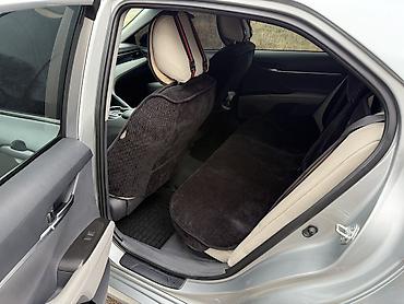 Toyota: Toyota Camry: 2021 г., 2.5 л, Автомат, Гибрид, Седан — 7