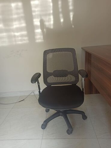 Mətbəx mebeli: Mebel dəsti – mətbəx/iş otağı üçün Tərkib: - Alt tumbalı şkaf: sol — 12