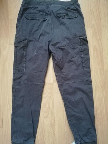 pantalone kvalitetne malo: Džeparice, 152-158, bоја - Maslinasto zelena