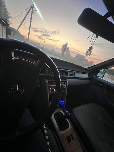 porter 4x4: Mercedes-Benz E-Class: 1992 г., 2.3 л, Седан — 8
