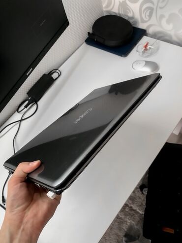 Ноутбуки: Ноутбук, Intel Core i5, 15.6 ", Для несложных задач