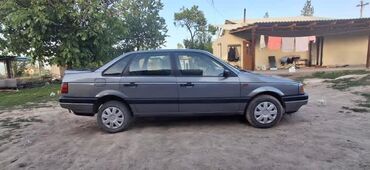 Volkswagen: Volkswagen Passat: 1992 г., 1.8 л, Механика, Бензин, Седан