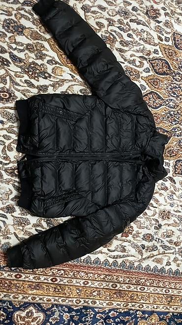 Пуховик EA7 Emporio Armani, размер L мало мерит на рост 170-175