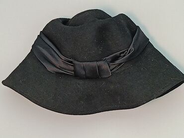 Hats and caps: Cap, Female, condition - Fair