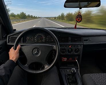 zapi masin: Mercedes-Benz W201 (190) sedan - Gövdə: 4 qapılı sedan, qara rəng - — 2