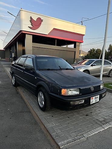 Унаа сатуу: Volkswagen Passat: 1988 г., 1.8 л, Кол менен иштөөчү, Бензин, Седан — 2