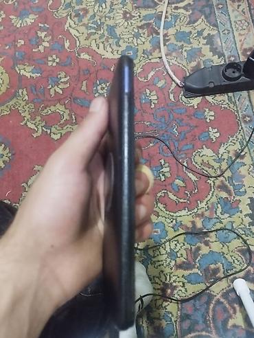 Salam 3 telefon 3 de satilir hem de barter var a30s-yan duymeler