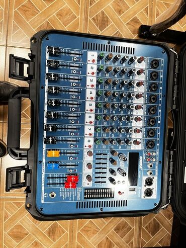 Səs gücləndiriciləri: Mavi rəngli, portativ çantada olan səs mikseri. Bu mikserin geniş -da lalafo.az — 5 Səs gücləndiriciləri: Mavi rəngli, portativ çantada olan səs mikseri. Bu mikserin geniş — 5