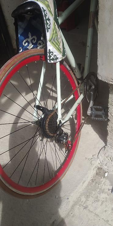 electric bicycle: Городской велосипед с прямой посадкой и легкой рамой цвета мятный — 4