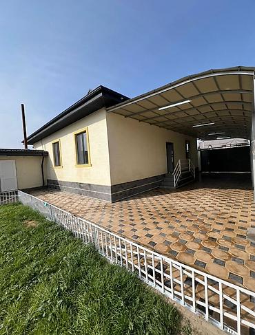 Продажа коттеджей и домов: Ак Ордо 2 Уй сатылат 4 соток 1, 5 кирпич . Мектеп Мечит Бала бакча — 12