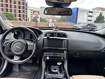 jaguar saat: Jaguar XE: 2 l | 2018 il 109800 km Sedan — 7