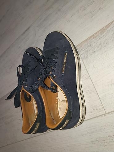 Кеды Dolce & Gabbana, мужские, темно‑синие.
Размер 40-41 at lalafo.kg Кеды Dolce & Gabbana, мужские, темно‑синие.
Размер 40-41