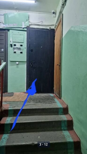 продам срочно 4 х комнатную квартиру: 2 бөлмө, 43 кв. м, 104-серия, 1 кабат, Косметикалык ремонт