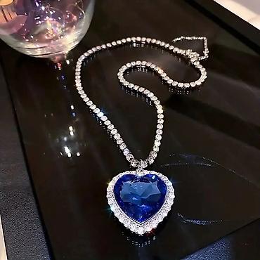 ✨🌊 Ogrlica Titanik - Crveno Srce! ❤️💎💙 Cena:1200din Zasijajte ovim na lalafo.rs ✨🌊 Ogrlica Titanik - Crveno Srce! ❤️💎💙 Cena:1200din Zasijajte ovim
