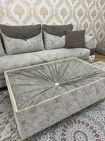 pufik masa: Klassik üslubda yumşaq mebel dəsti - Tərkib: geniş divan və uyğun — 2