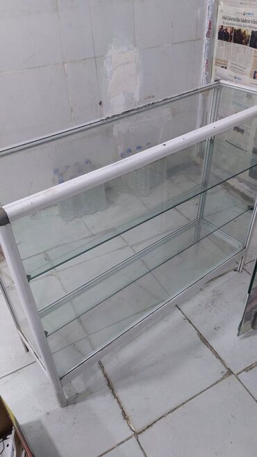 Rəf vitrinləri: Vitrin tipli şüşə vitrina/şkaf - Konstruksiya: alüminium karkas, dörd — 6
