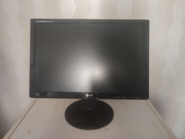 mani̇tor: 19 inç LG monitor 🖥️ Divara asma yeri olan monitor Monitor modeli