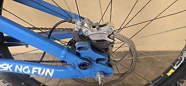 tomos za decu: DOWNHILL COMMENCAL V5 – Bicikl Nukeproof Scalp, 26” Zadnje ogibljenje — 3