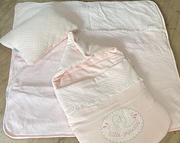 розовая корова: Продаю конверт для выписки, в наборе: конверт, подушка, одеяло. Новый