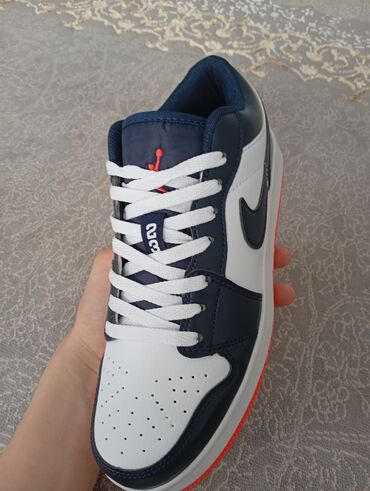 Кроссовки и спортивная обувь: Кроссовки Air Jordan. 🔥 с комбинированным верхом из белой⬜ и