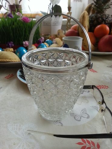 ваза напольная стеклянная высокая без узора: Конфетница стеклянная