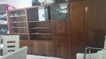Зал үчүн гарнитуралар: Зал үчүн гарнитур, Колдонулган, Шкаф, Өзү алып кетүү