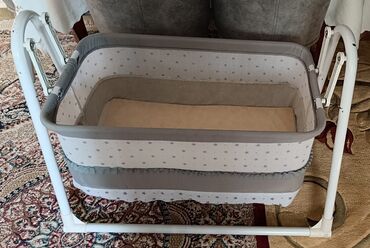 Oğlan və qız üçün, Dördbucaq, Beşik, Dəst ilə, Matras ilə, Yellənmə mexanizm ilə