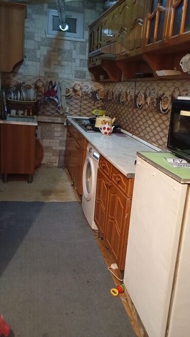 Uzunmüddətli kirayə mənzillər: Kirayə ev 300 manat ailəli adamlara verir -da lalafo.az — 9 Uzunmüddətli kirayə mənzillər: Kirayə ev 300 manat ailəli adamlara verir — 9