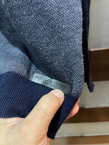 Sviterlər: Kişi üçün sviterlər,hamisi yaxşi vezoyyetde,razmer M-L — 8