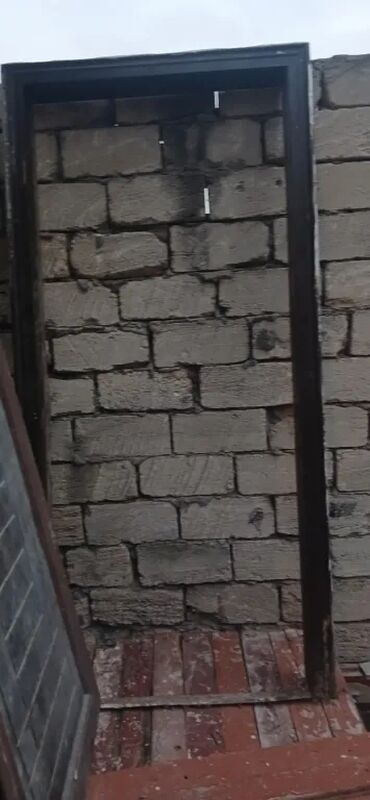 Giriş qapıları: Mənzil üçün İşlənmiş Giriş qapısı Glazok ilə, Zəmanətsiz, Ödənişli quraşdırma, Ünvandan götürmə — 4