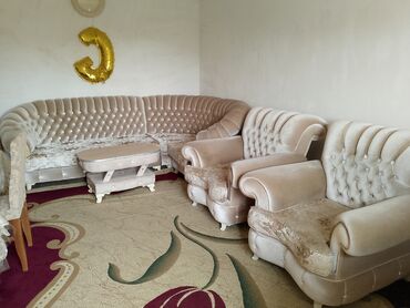 ZX: Künc divan, Divan