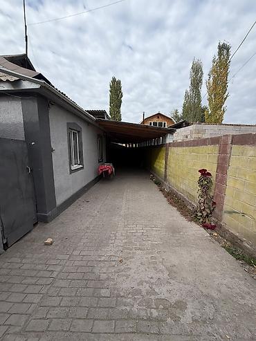 закрытый бассейн: Продам теплыйуютный, благоустроенный дом. 100кв. 5 комнат. отопл. 3 — 1