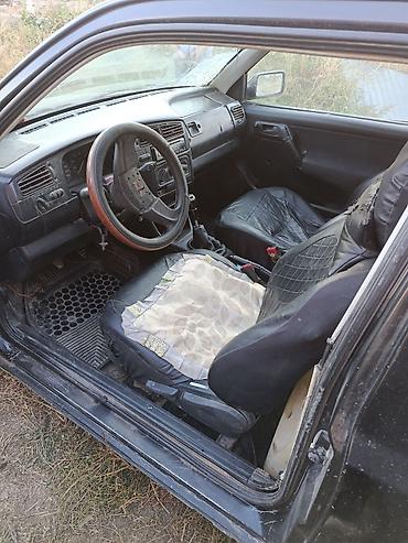 Продажа авто: Volkswagen Golf: 1992 г., 1.8 л, Механика, Бензин, Хэтчбэк — 5