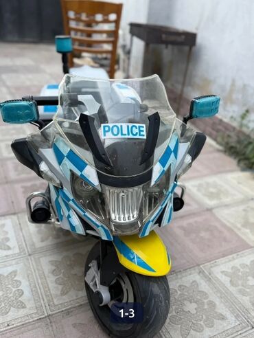 uşaq yellencekleri: Uşaqlar üçün polis motosikleti təklif olunur. Bu elektrik motosiklet