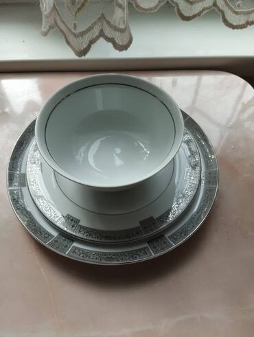 чайники большие: Набор посуды на 12 персон - 53 предмета В отличном состоянии, почти не
