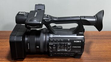 Sony NXCAM seriyasına aid bu peşəkar videokamera, yüksək keyfiyyətli