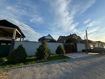 Продажа коттеджей и домов: Продаётся дом в Кок-Жар (Айкол) 🏠 2 этажа, 200 м² 🛏 6 комнат 📍 Участок — 1