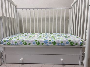 детская кровать для младенцев: Продаю кроватку от 0 до 3-4 лет. Качественные материалы, фирма