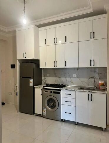 Qazanlar: Tecili Qarayev metrosunun yaninda 2 otaqli bina evi kiraye verilir ici