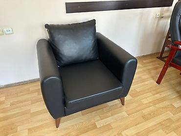 Ofis dəst mebeli: Ofis mebel dəsti Tərkibi: - Direktor masası: geniş iş səthi, kabel — 8