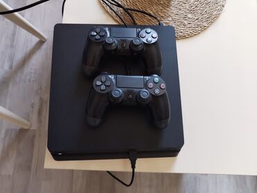 iphone 13 pro max qiymeti 2 ci el: Ps4 slim 1 tb konsolu cox az isdenib 2 eded teze pult HD kabeli
