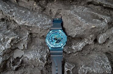 электронные часы casio: G-SHOCK Лимитированная юбилейная серия GM-2140GEM-2ADR, выпущенная к