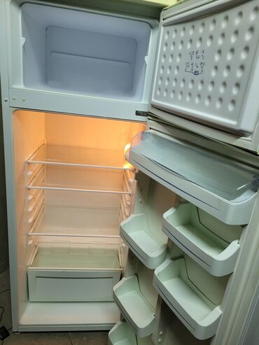 бытовая техника холодильник: Холодильник Vestel, Б/у, Двухкамерный, De frost (капельный), 58 * 150 * 58