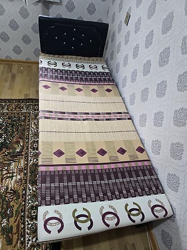 divar refleri: Tək nəfərlik çarpayı - Ölçü: təxminən 90×190 sm (tək ölçü) - Başlıq — 4
