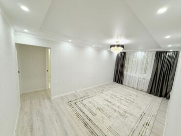 арча белик квартира: 3 бөлмө, 58 кв. м, 104-серия, 1 кабат, Евроремонт