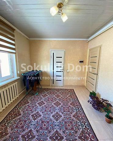Продажа коттеджей и домов: 🏠Продается дом в с. Сокулук с участком 40 соток и кошарой. От трасы 2 — 13