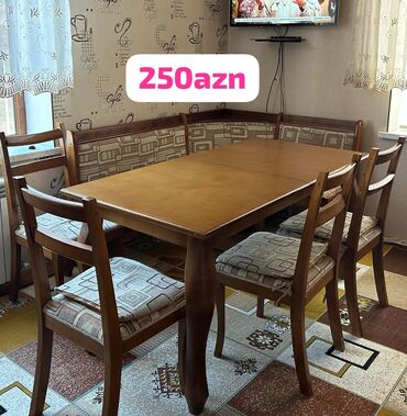 Qida məhsulları: Mətbəx üçün, İşlənmiş, Kvadrat masa, 4 stul